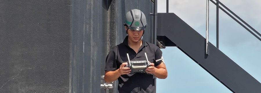 無人航空機による赤外線調査作業の様子