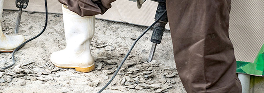 斫り工事作業の様子